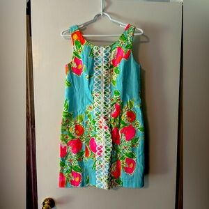 Structured fitting dress